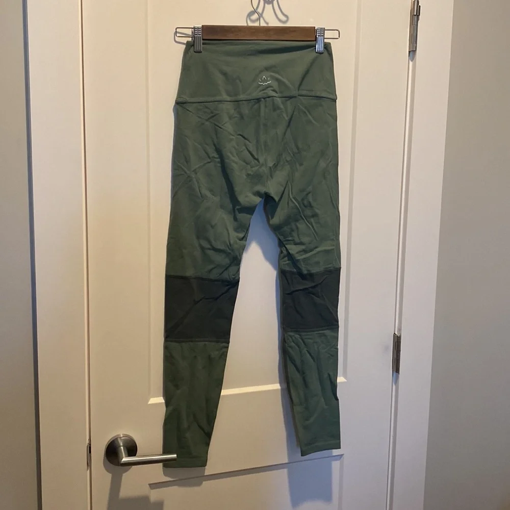 Beyond Yoga Colorblock Leggings - Picture 4 of 5